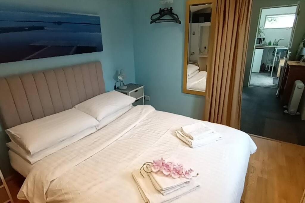 Private Suite In Oxfordshire, A40 Witney Εξωτερικό φωτογραφία