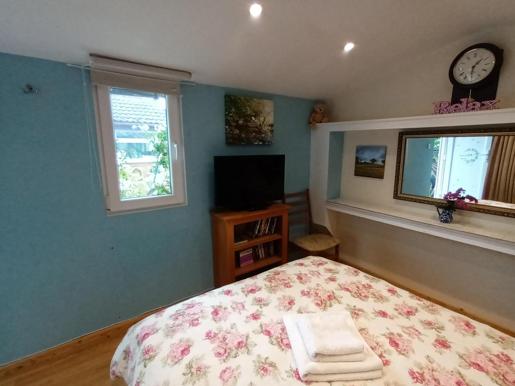 Private Suite In Oxfordshire, A40 Witney Εξωτερικό φωτογραφία